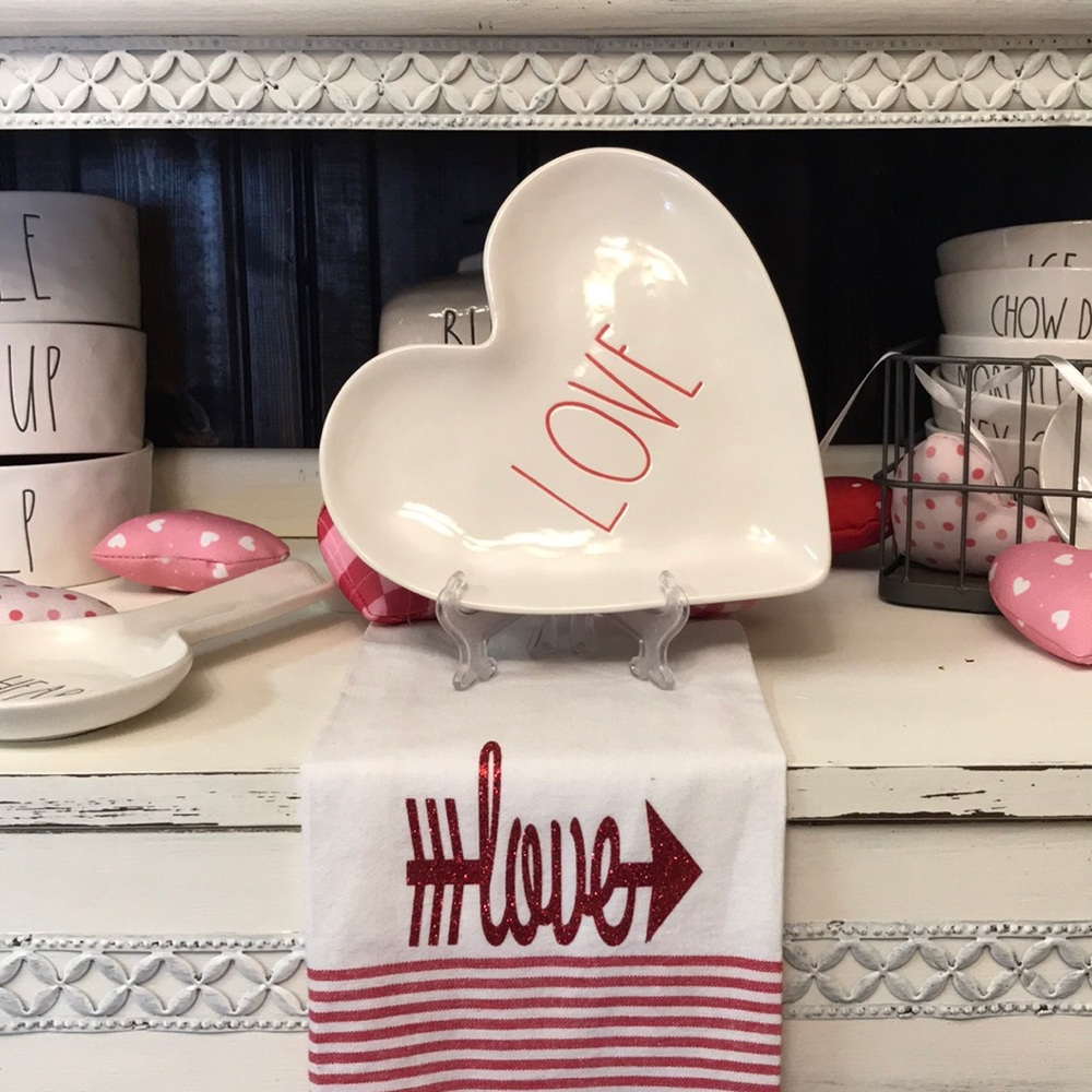 Rae Dunn “Love” Heart Plate